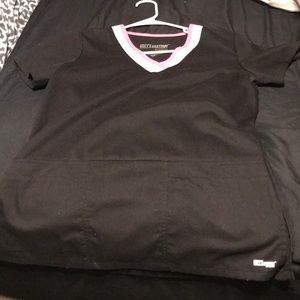 Greys anatomy scrub top. Size S. Black and pink